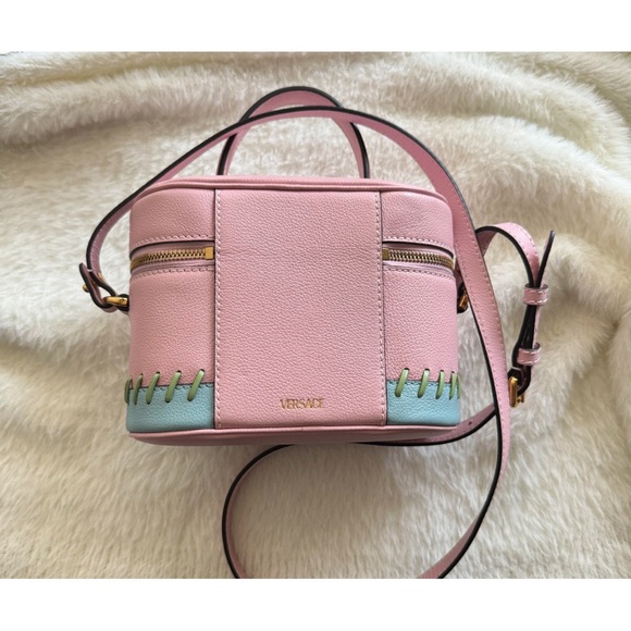 Versace - Picture 4 of 9